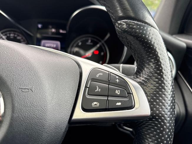 MERCEDES-BENZ GLC Photo 17