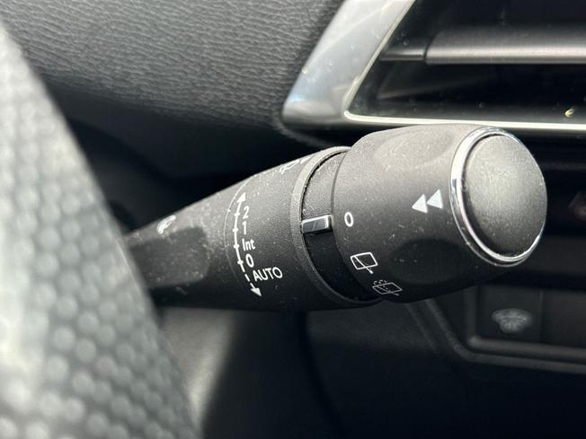 PEUGEOT 5008 Photo 50