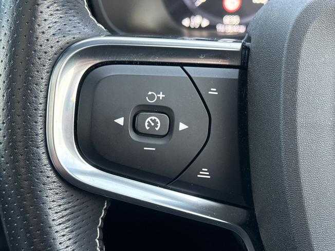 VOLVO Xc40 Photo 16