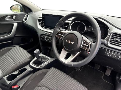 Kia XCEED Photo autoimg-b99a9a4419f2467d97228ea0350dfbae981e8fd5.jpg