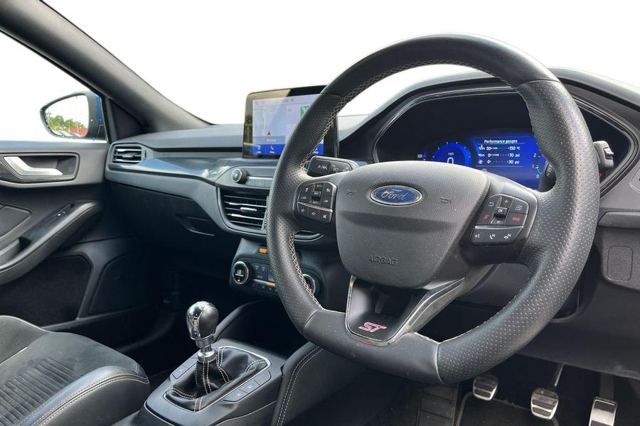 Ford Focus Photo autoimg-b99ce438313675818d9ea794832cca2a7c0c44a0.jpg