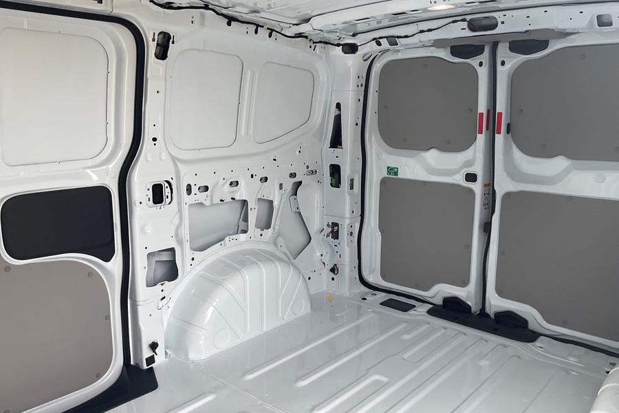 Ford E-Transit Custom Photo autoimg-b9a2c089436452bb7ef27dc3f5861b23b3bd8df1.jpg