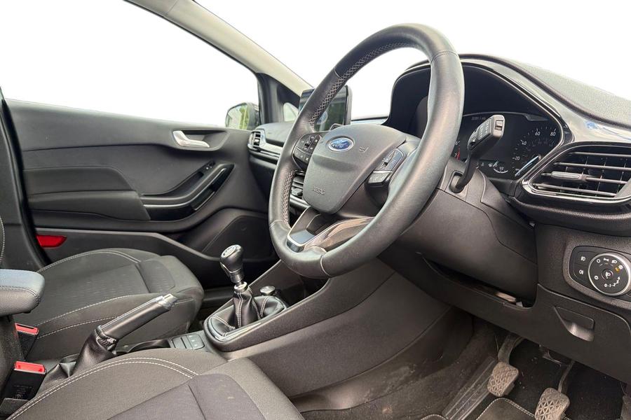 Ford FIESTA Photo autoimg-b9a2e60a4cb1e646b2fa2e5255a65cd13dd09991.jpg