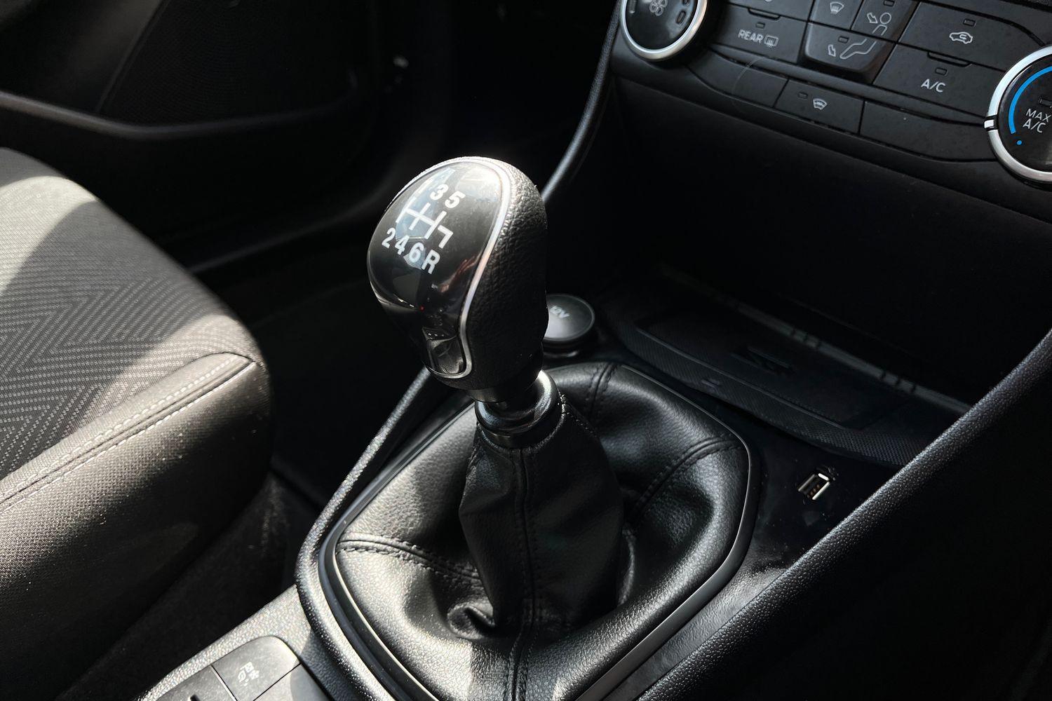 Ford FIESTA Photo 27