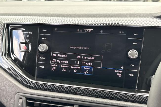 VOLKSWAGEN Polo Photo 29
