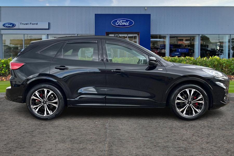 Ford Kuga Photo autoimg-b9a595cd19ace0f81d6c81c6d2143314f0ee5332.jpg