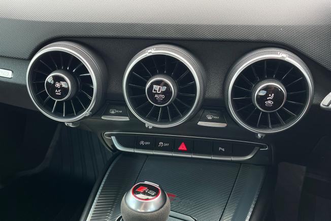 Audi TT RS Photo 39