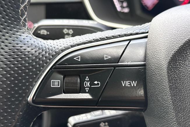 AUDI Q3 Photo 16