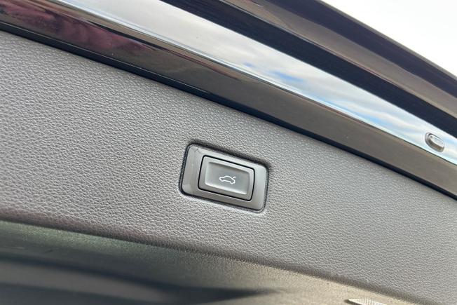 AUDI Q7 Photo 36