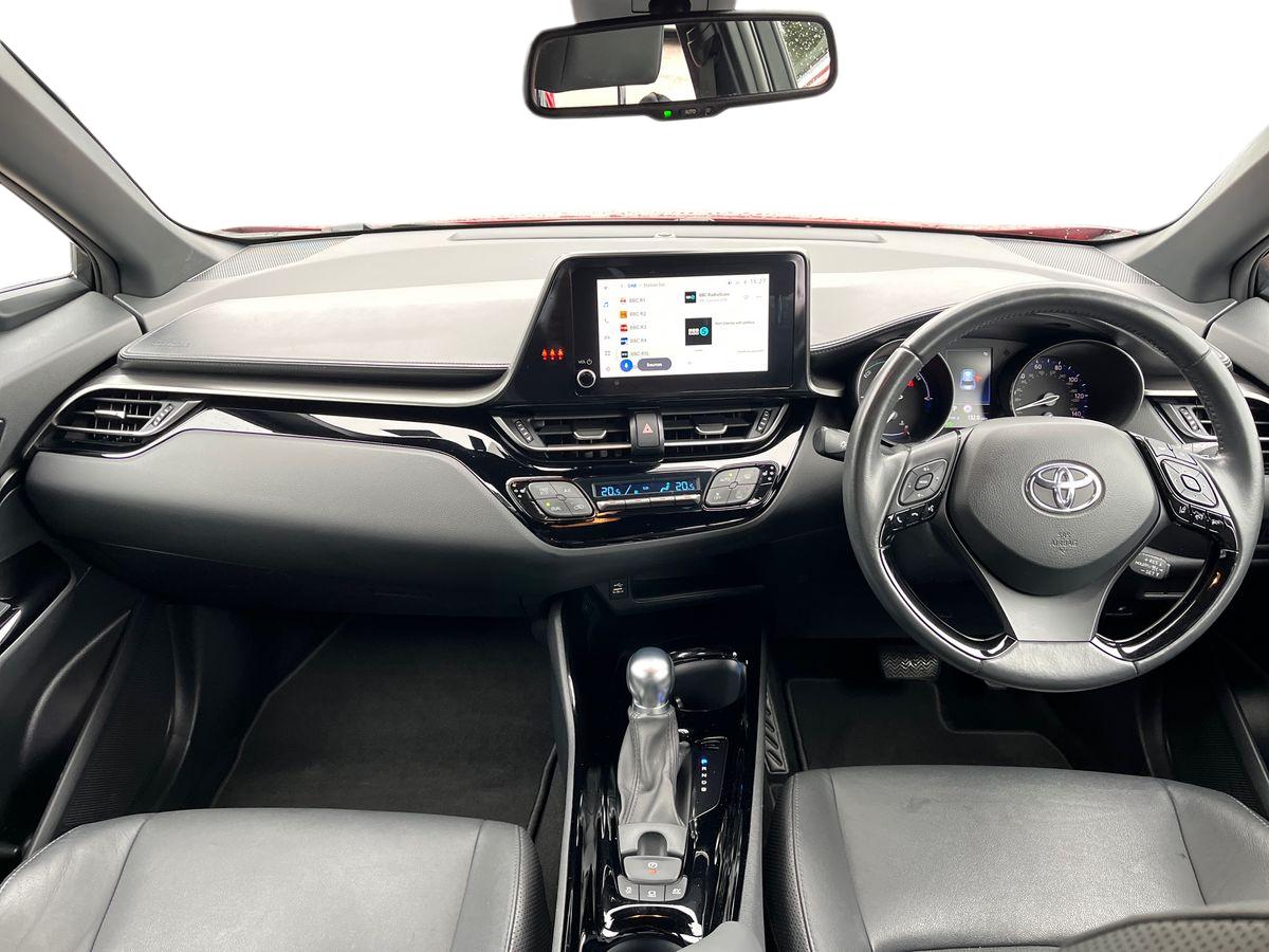 Toyota C-HR Photo 9