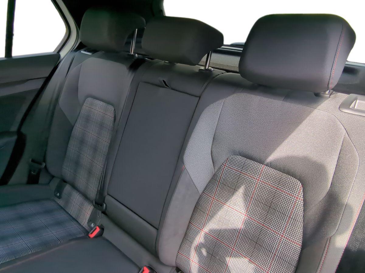 Volkswagen Golf Photo autoimg-b9af7cdf4c8c679c01fd048d02fd53e293c723f7.jpg