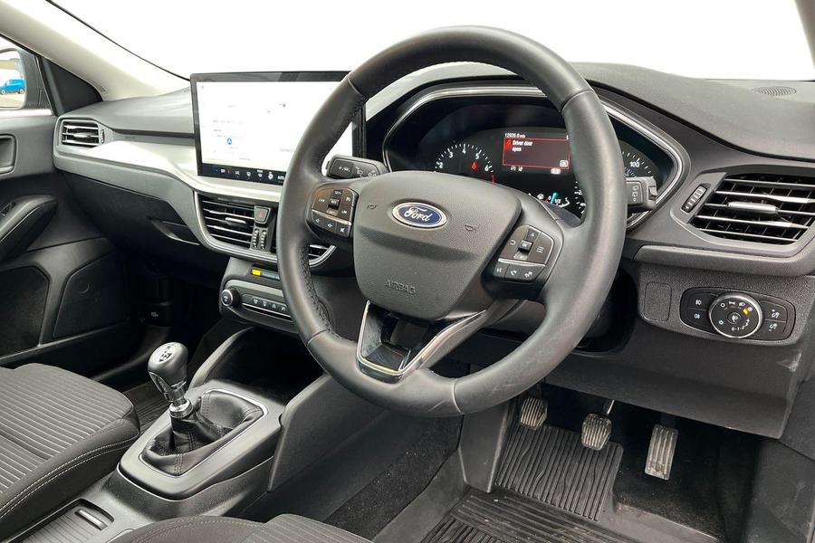 Ford FOCUS Photo autoimg-b9b0787be7bba1f2e295845907c3b32f02794d9e.jpg