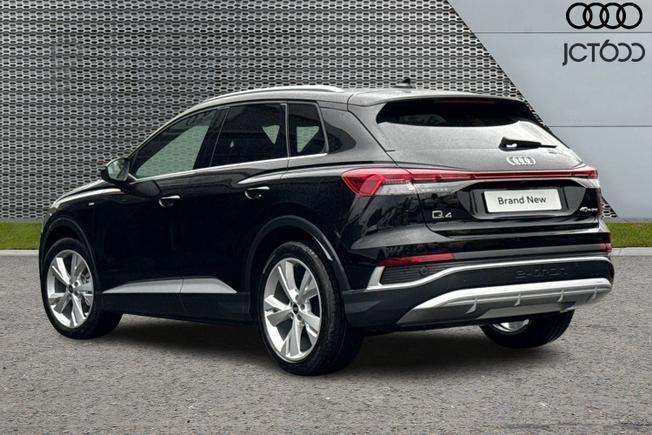 AUDI  Q4 Photo 3