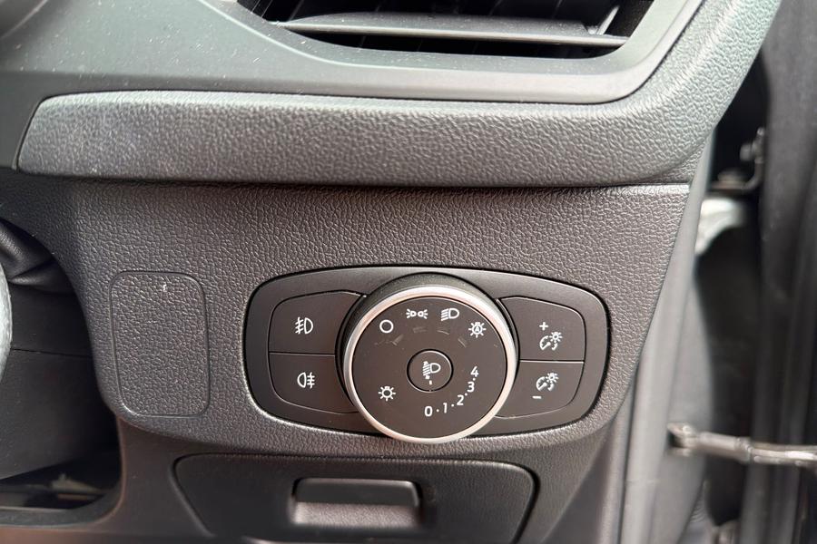 Ford FOCUS Photo autoimg-b9b38dccd71fce87e081327861560aab3e5c667a.jpg