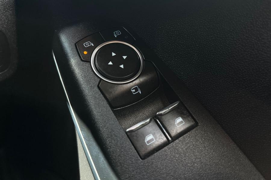 Ford Fiesta Photo autoimg-b9b52fc4b575855f13e2013f4da7568e31ab8ae4.jpg