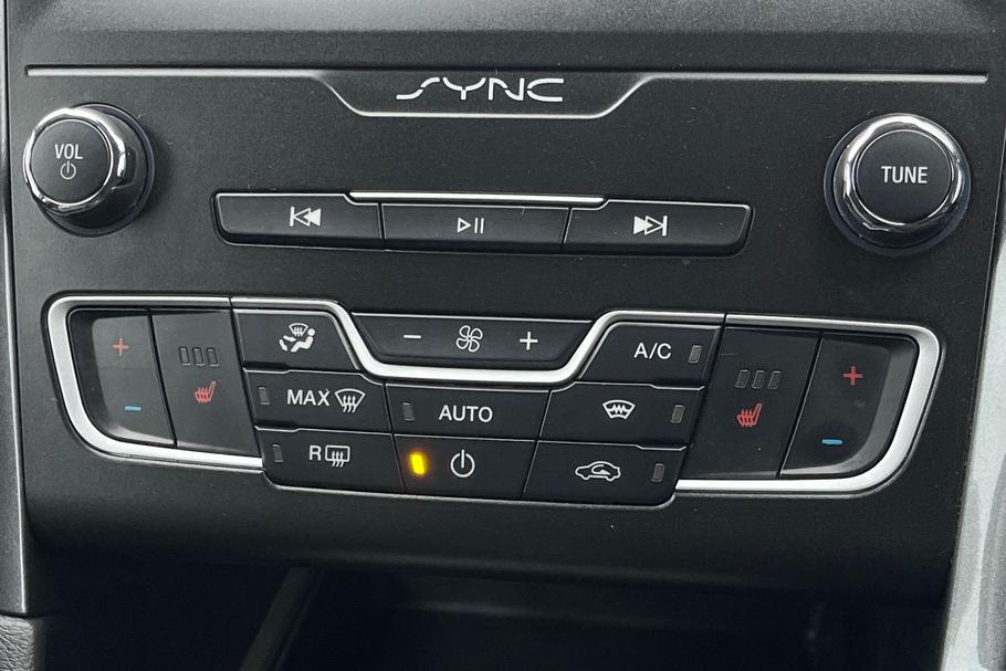 Used Ford MONDEO YM70WKG 32