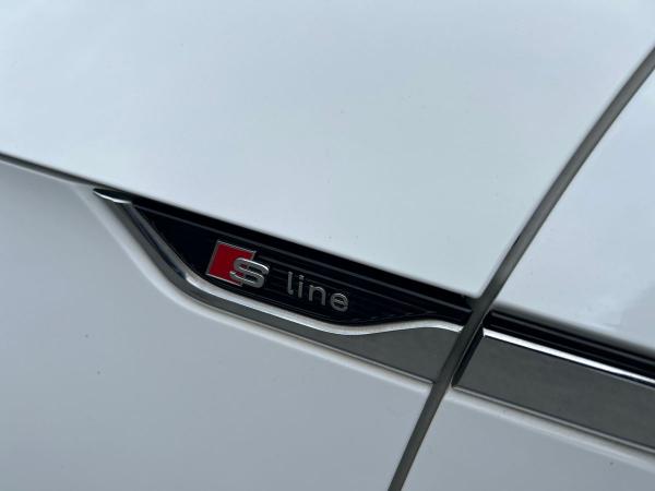 Audi A5 Photo autoimg-b9b7d08a8250baeb96558d898d40fd494492f030.jpg