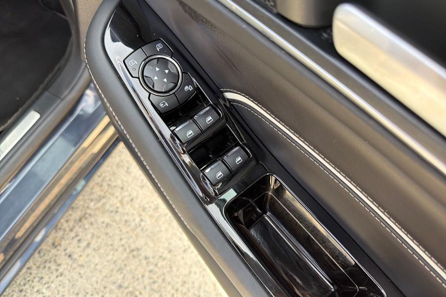 Ford S-Max Photo autoimg-b9ba1203a0189b9cf8dfe3883164af4486fd17d5.jpg