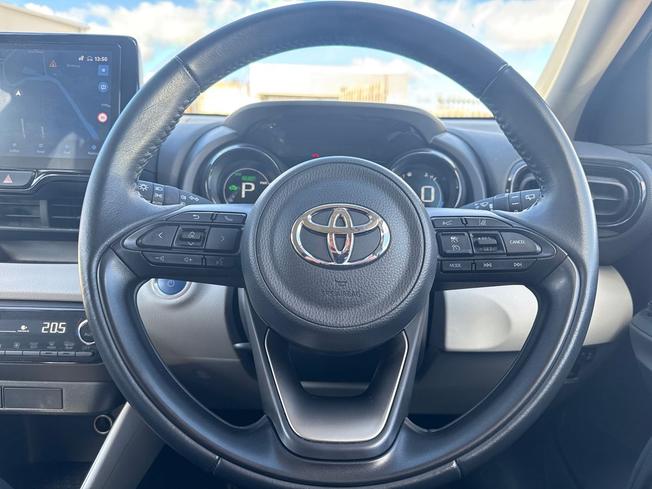 TOYOTA Yaris Photo 58