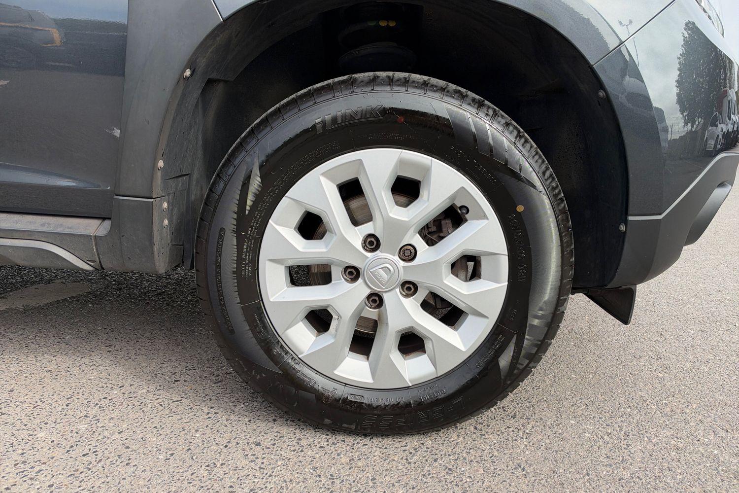 Dacia DUSTER Photo 7