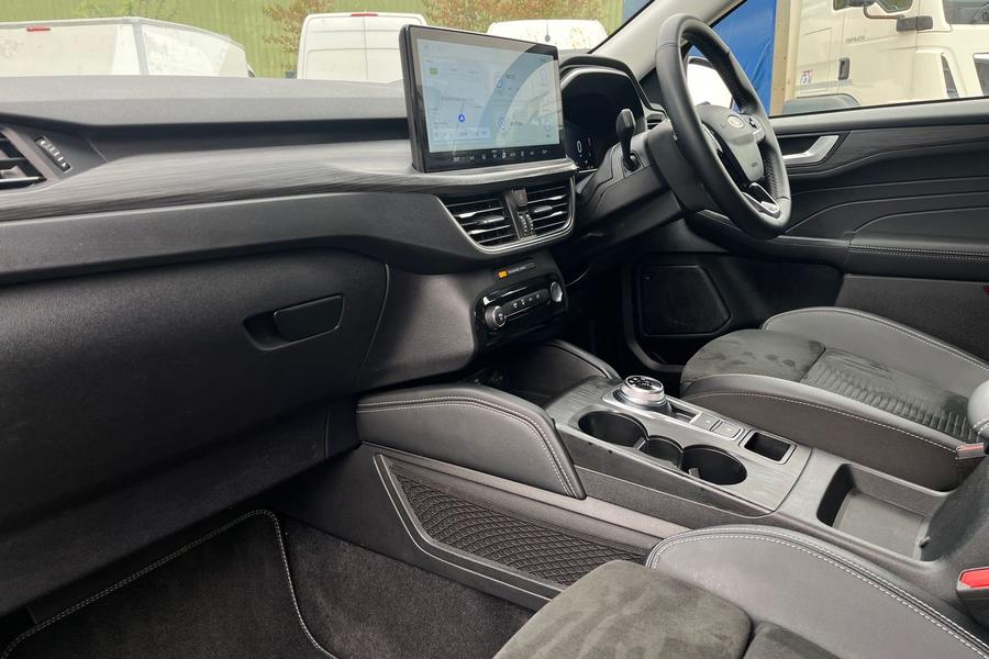 Ford KUGA Photo autoimg-b9be43f9258b05992f2920ed5b27f76c4e578bd6.jpg