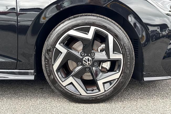 VOLKSWAGEN Golf Photo 5
