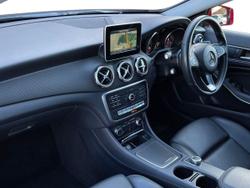 MERCEDES-BENZ GLA Photo 2