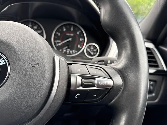 BMW 3 Series Photo 17