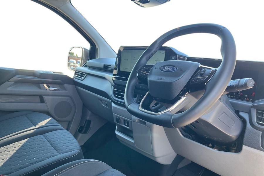 Ford TOURNEO CUSTOM Photo autoimg-b9cb7803f03422b420efb38ff46d89d983ab31b8.jpg