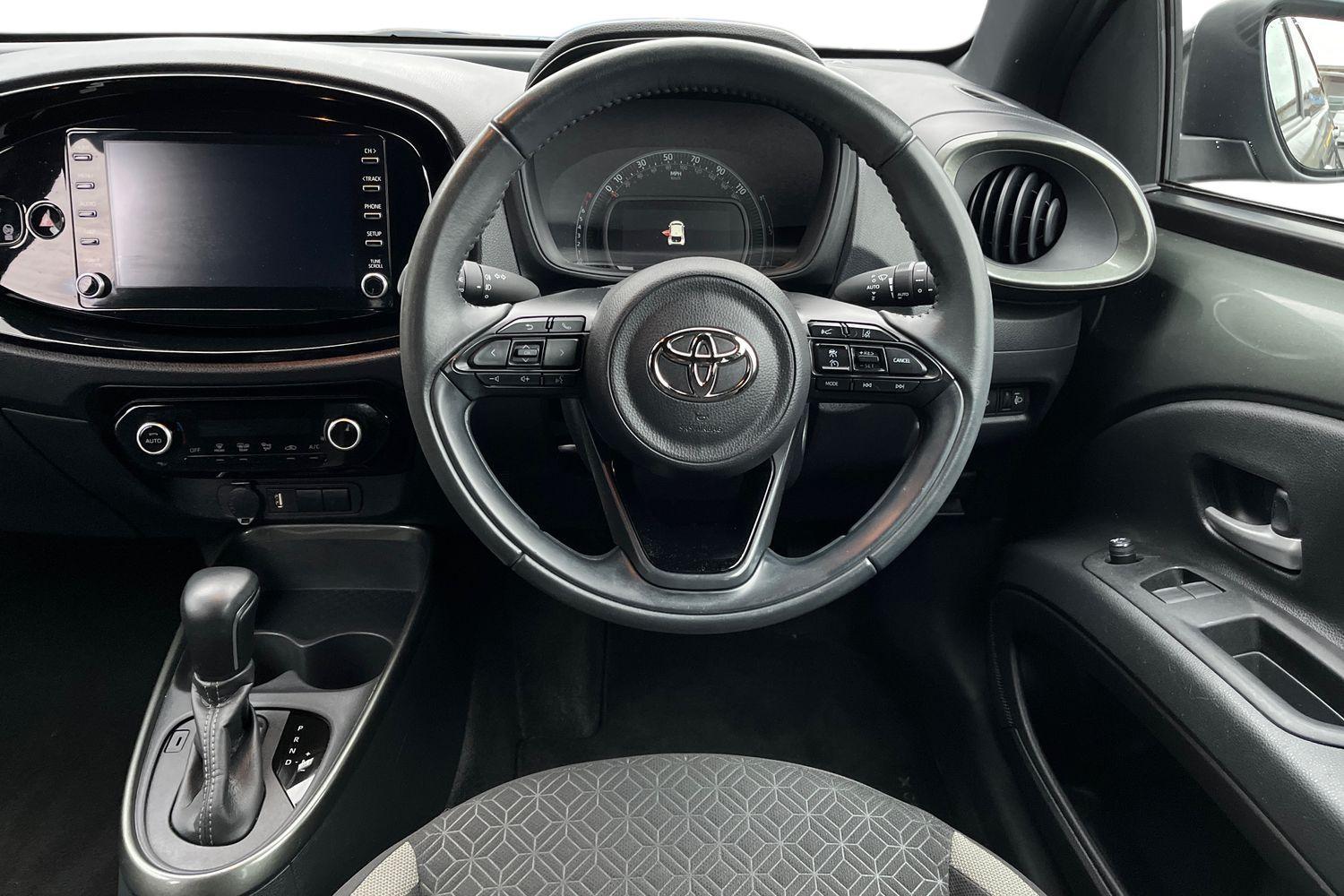Toyota AYGO X Photo 10