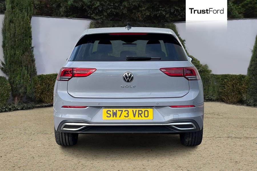 Volkswagen Golf Photo autoimg-b9cbf3beabd828c05d99ba270f8e9bd4e17fd270.jpg