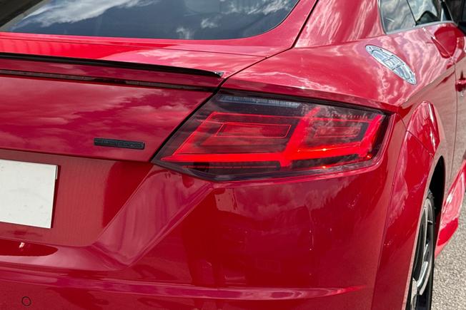 AUDI TT Photo 18