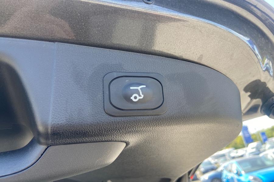 Ford FOCUS Photo autoimg-b9d13b8ff31416b36c1d6542308b9bb31eb9b50f.jpg