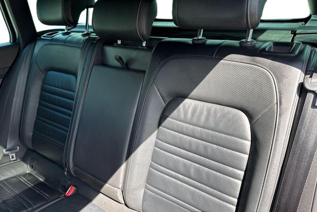 VOLKSWAGEN Passat Photo 9
