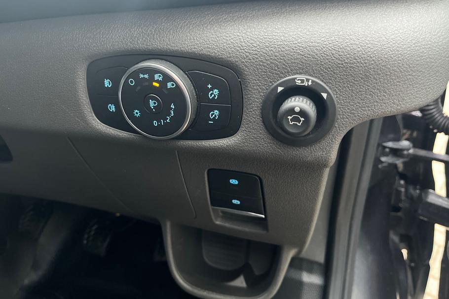 Used FORD TRANSIT WR75JCZ 27