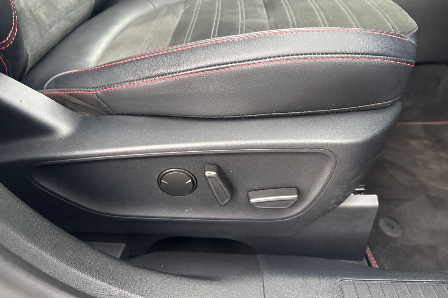 Ford KUGA Photo 36
