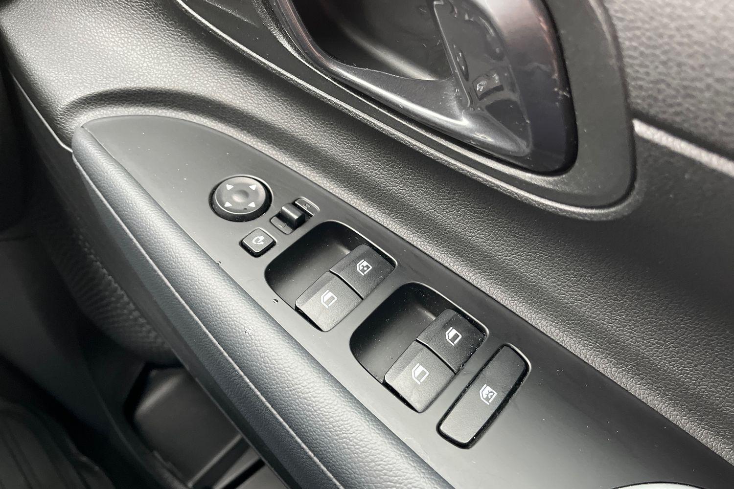 Hyundai BAYON Photo 15
