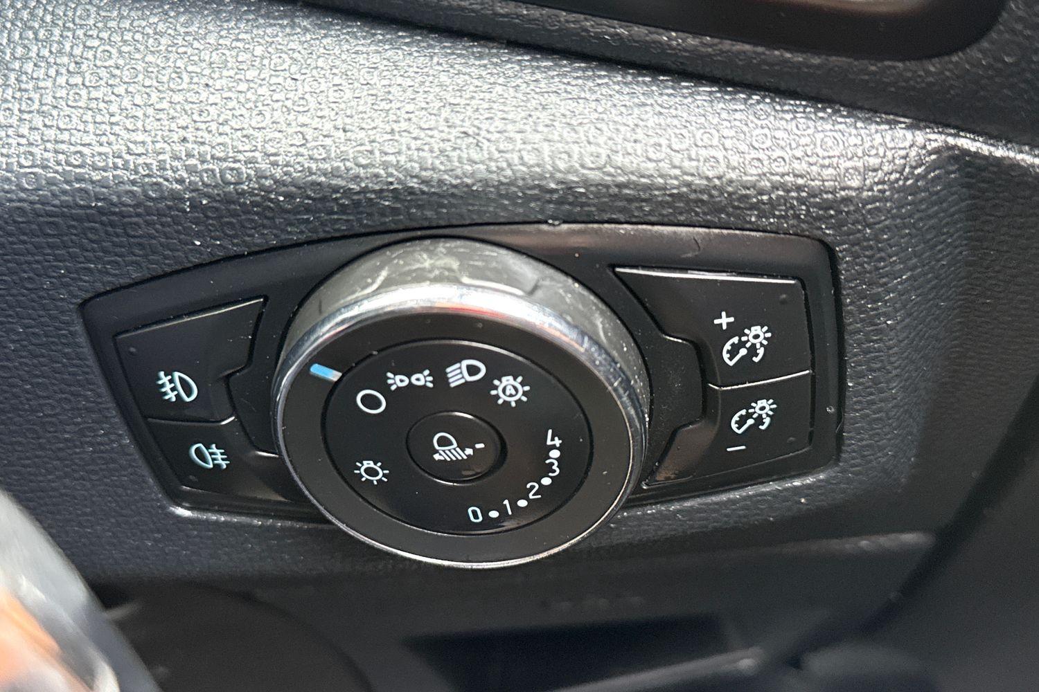 Ford ECOSPORT Photo 21