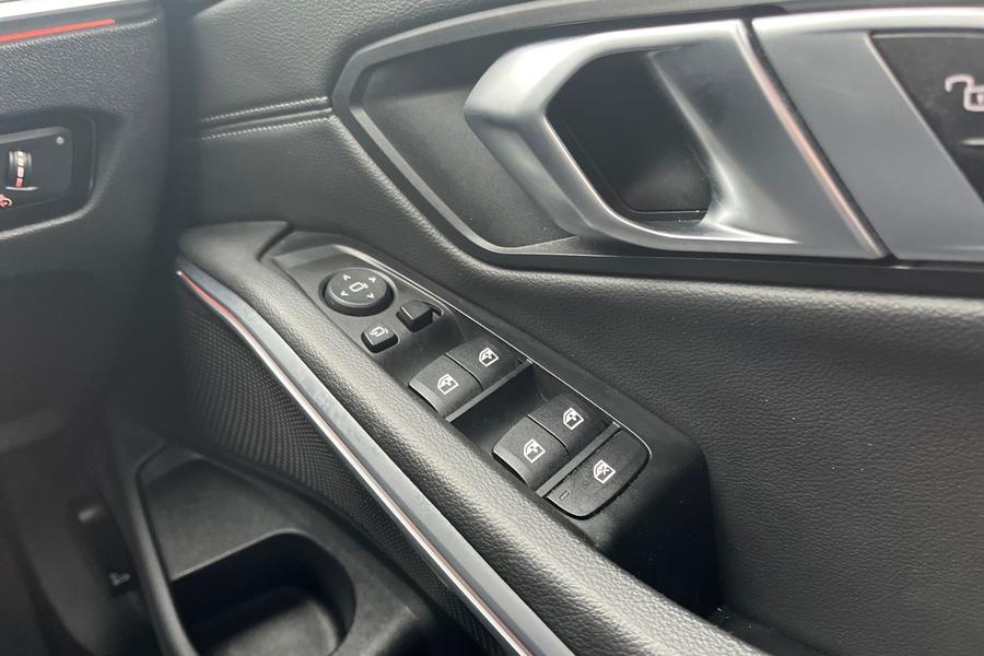 BMW 3 SERIES Photo autoimg-b9db38140b8dcea0541a2cd59b4efa5849fe7ab4.jpg