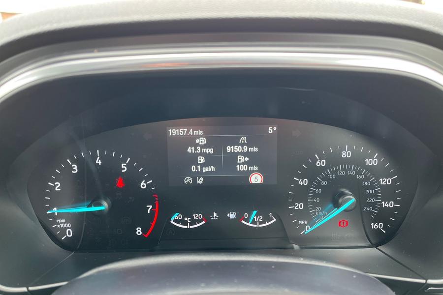 Ford Focus Photo autoimg-b9e184236a8390600dab6bf9e4773d0e6f2b9957.jpg