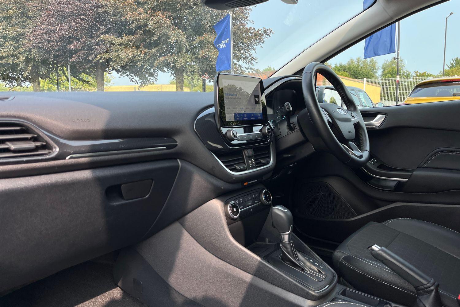 Ford Fiesta Photo 17