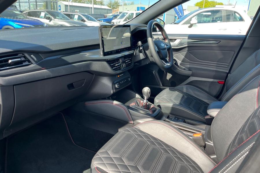 Ford FOCUS Photo autoimg-b9e592909c77332f2837f444335d4485bdfa727c.jpg