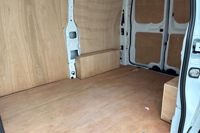 VOLKSWAGEN Transporter Photo 9