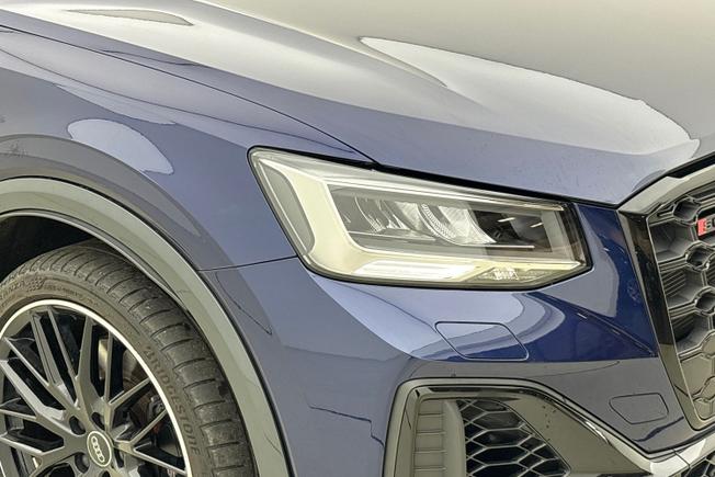 AUDI Sq2 Photo 19