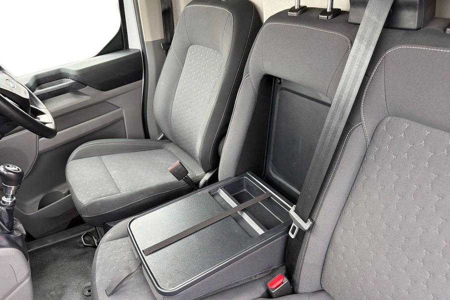 Ford TRANSIT CUSTOM Photo autoimg-b9ee67a22699e6ed62d848c615e35d38625cfda0.jpg