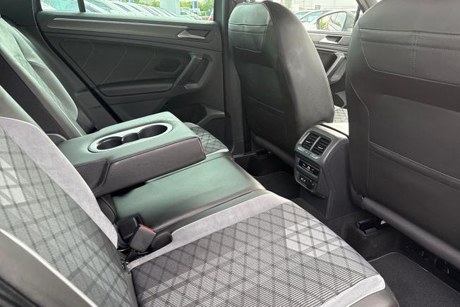 VOLKSWAGEN Tiguan Photo 23