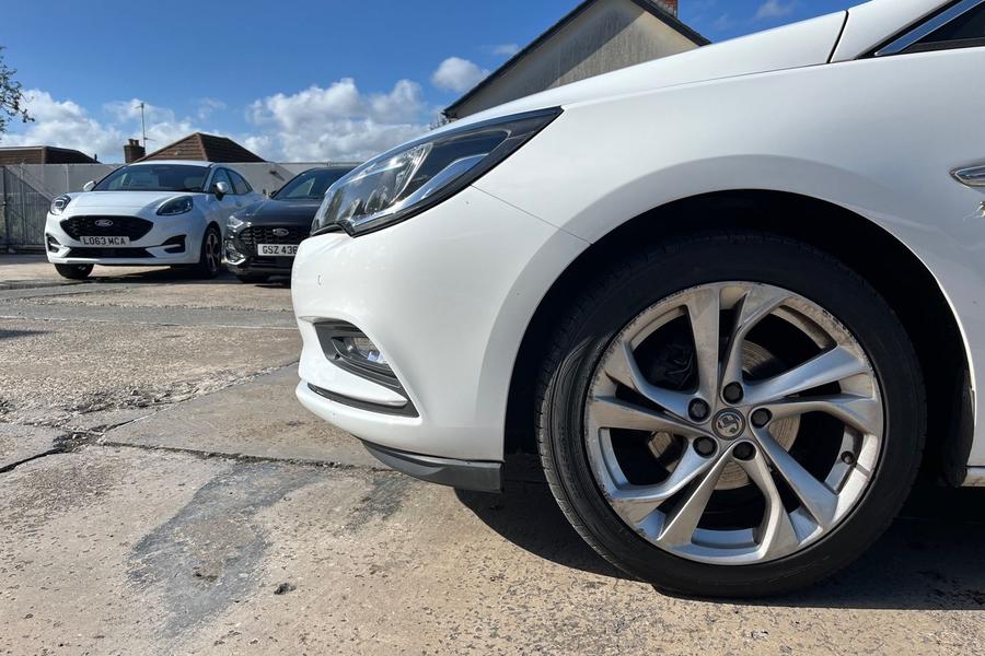 Vauxhall ASTRA Photo autoimg-b9f947d3160d462ea901f91d8721a5c40a98d893.jpg