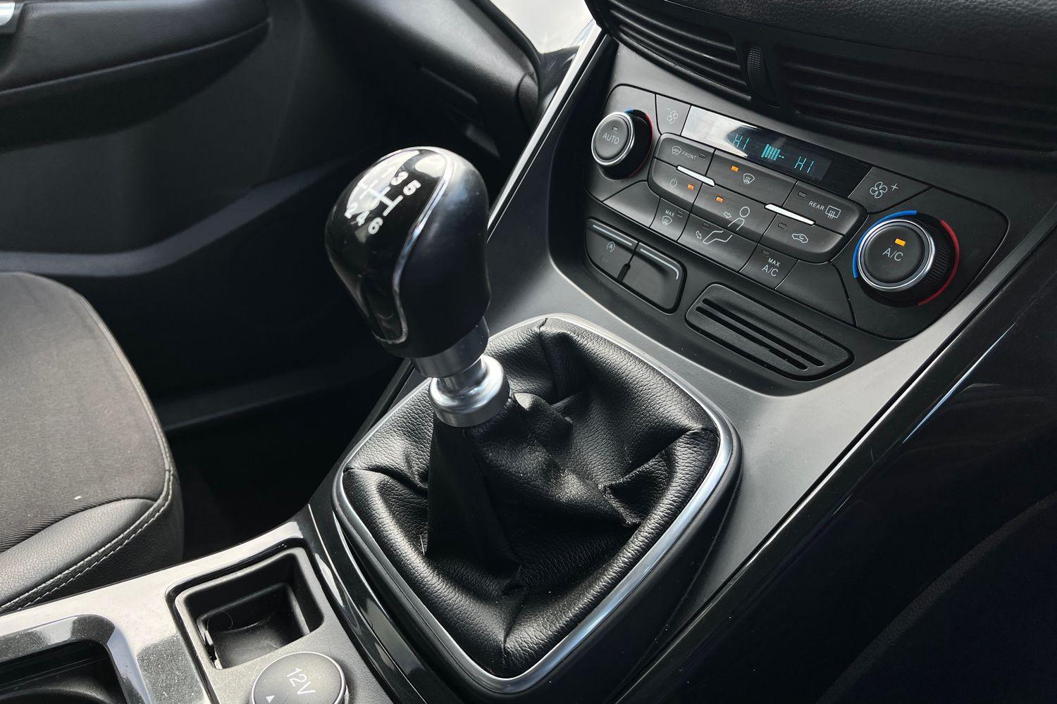 Ford KUGA Photo 39