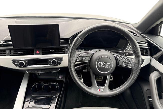 AUDI A4 Photo 11