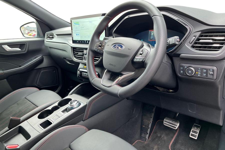 Ford KUGA Photo autoimg-b9fdbbb2159d9abcff59ea9f62a107bcfa859522.jpg